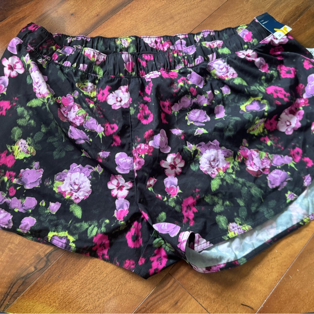 NWT XXL Old Navy Activewear Shorts